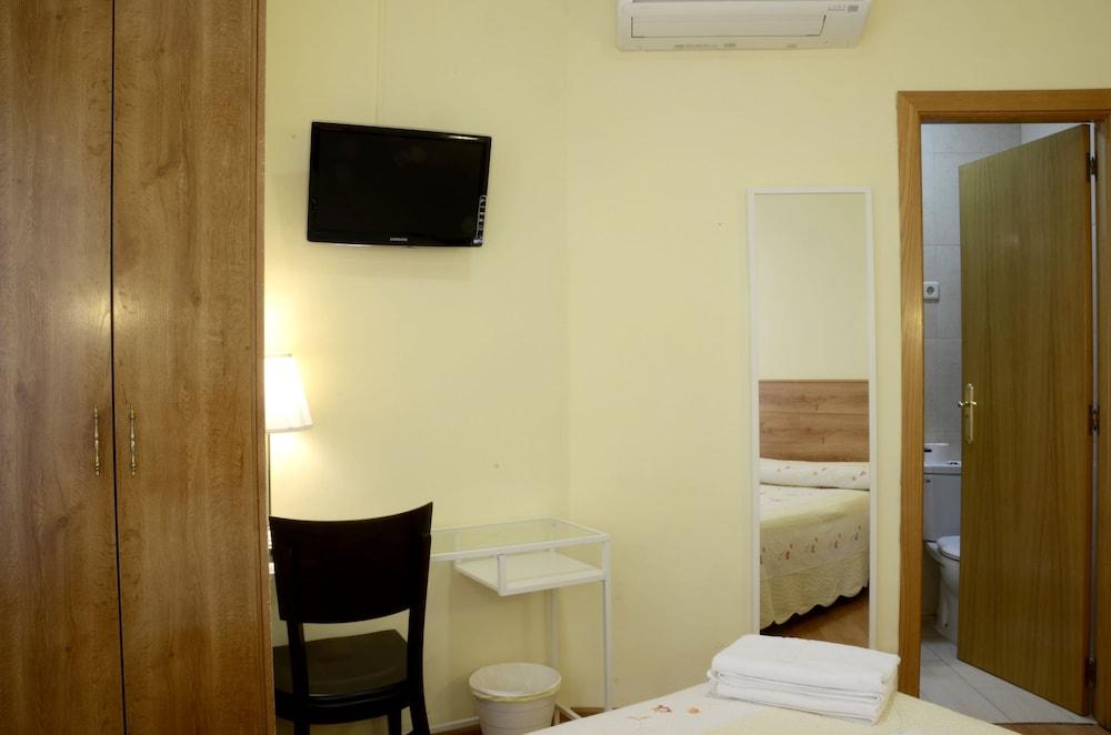 Hostal Nersan2 Madrid Exterior photo